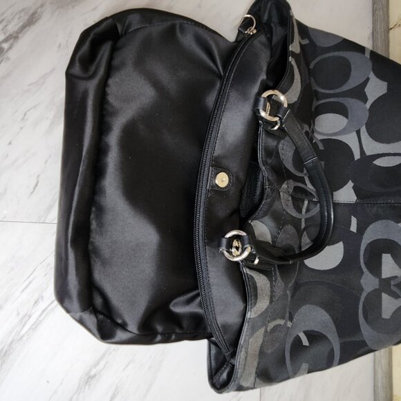 Euc Coach Carly Signature Black & Gray Shoulder Bag Large - Picture 17 of 17